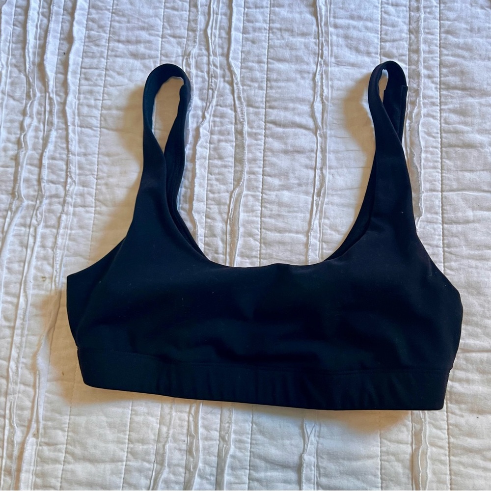 Vuori Black Sports Bra – XS